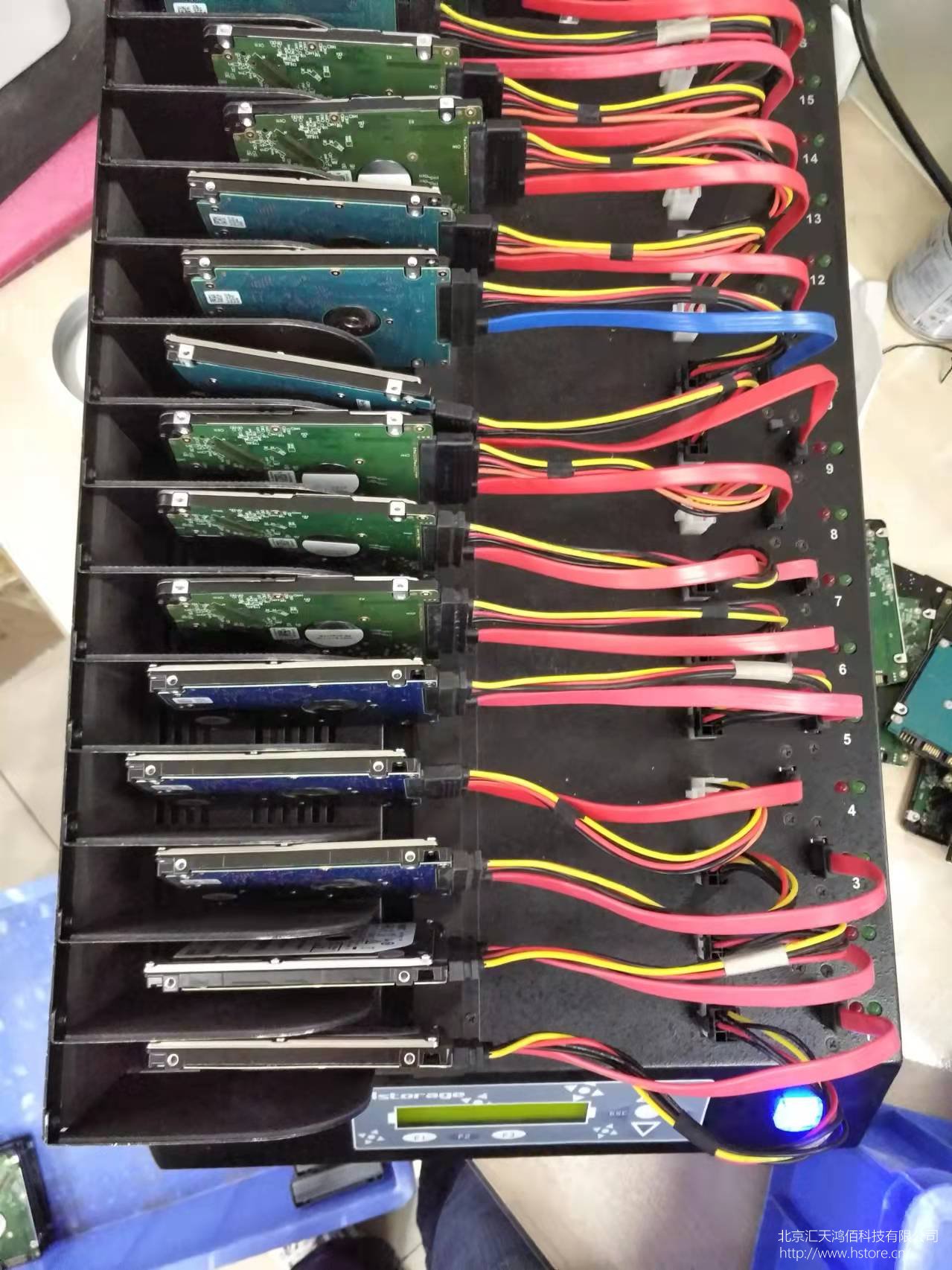 硬盤拷貝機：高效實現數據克隆與備份的設備